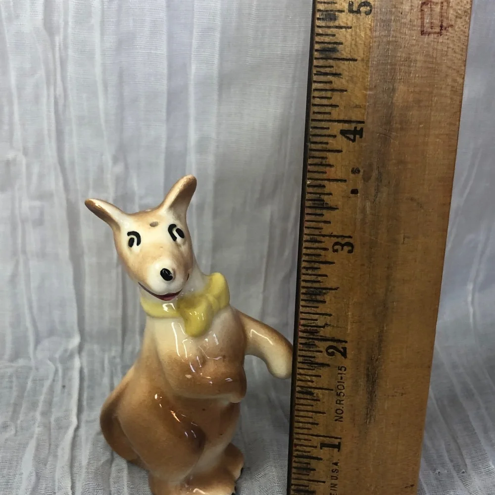 Vintage whimsical cute ceramic KANGAROO SALT & PEPPER shaker set